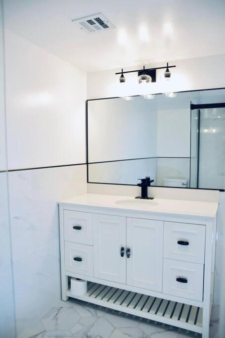 Cozy 2 Bedrooms & 1 Bath Livingston Luaran gambar